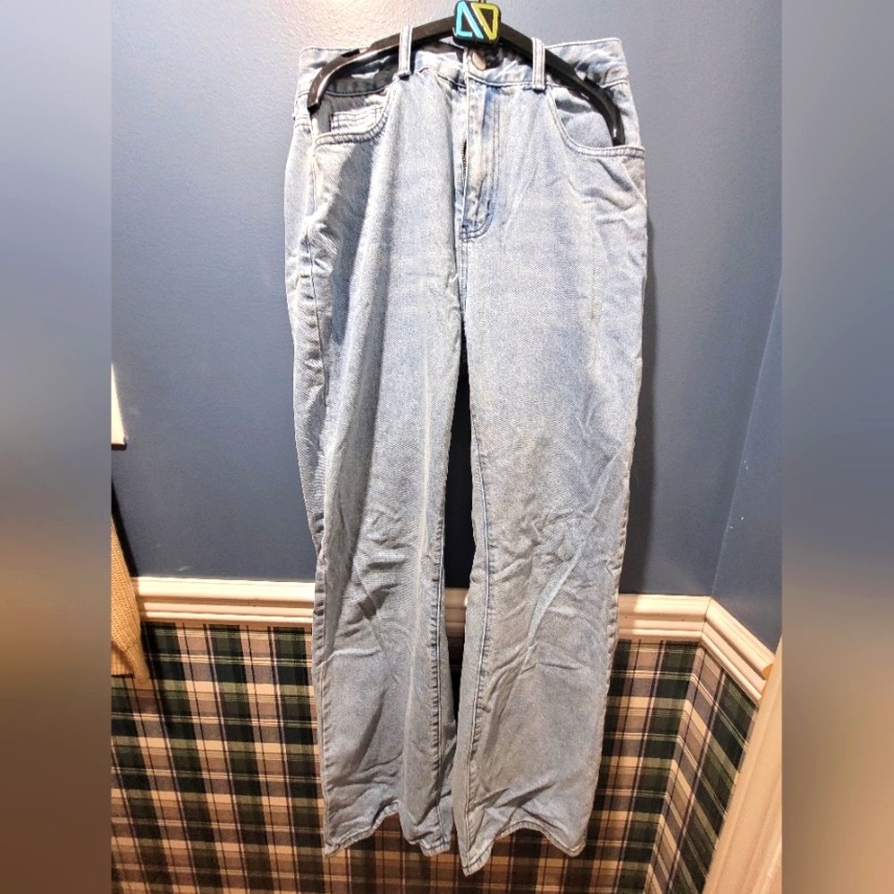 90s Wide Legged Jeans